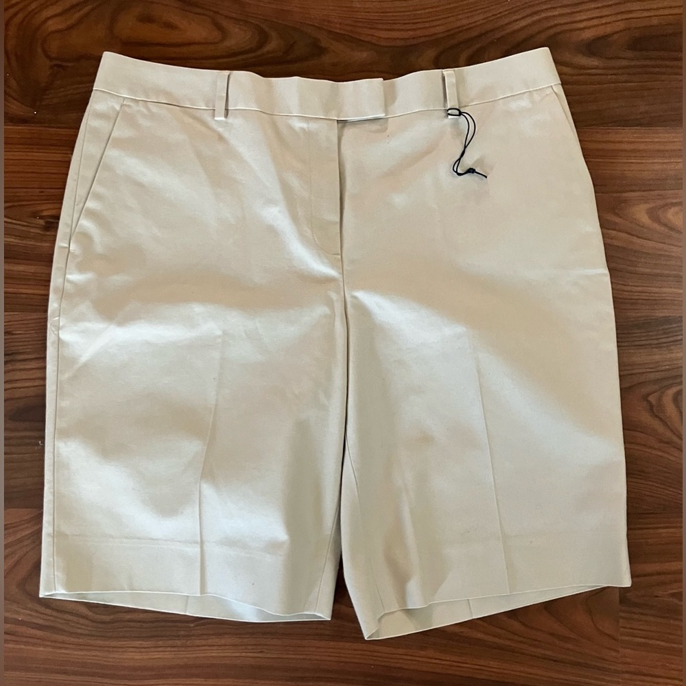 Brooks Brothers khaki shorts - 14P Women’s 9.5” Inseam NWT